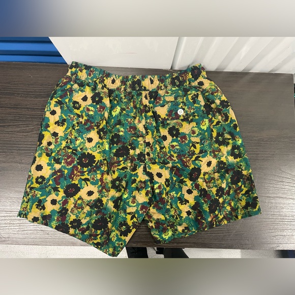 Floral Patterned Shorts with Drawstring - Picture 2 of 5